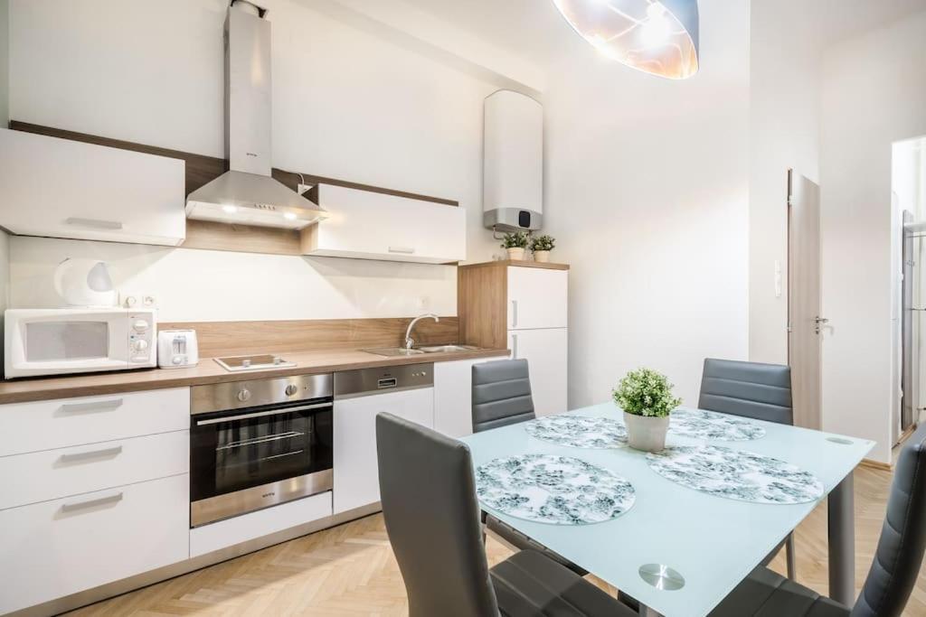 Apartment Dessy Downtown Budapest